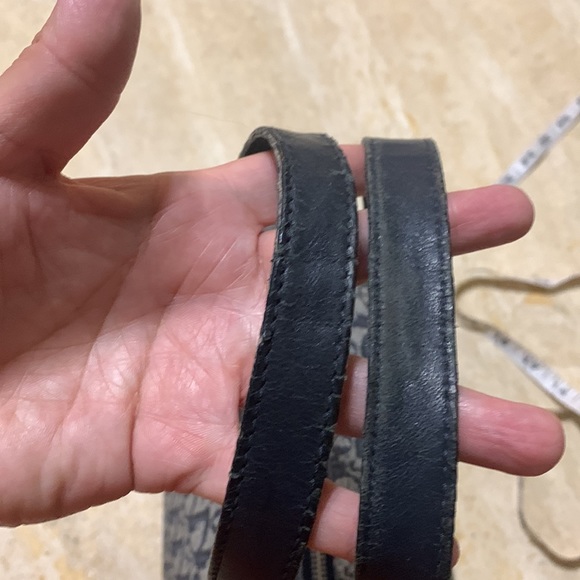 ***Sold****Christian Dior shoulder blue bag, some discoloration on top of zipper - Picture 7 of 12